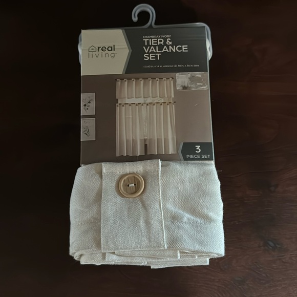 New in package tier and valance set chambray ivory color - Picture 1 of 4